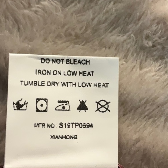 NWT Simplee  Sleeveless Cowl Neck Camisole - Size 2XL - Picture 6 of 7